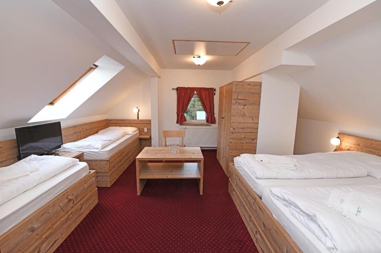 Hotel Konsel Říčky Exterior foto